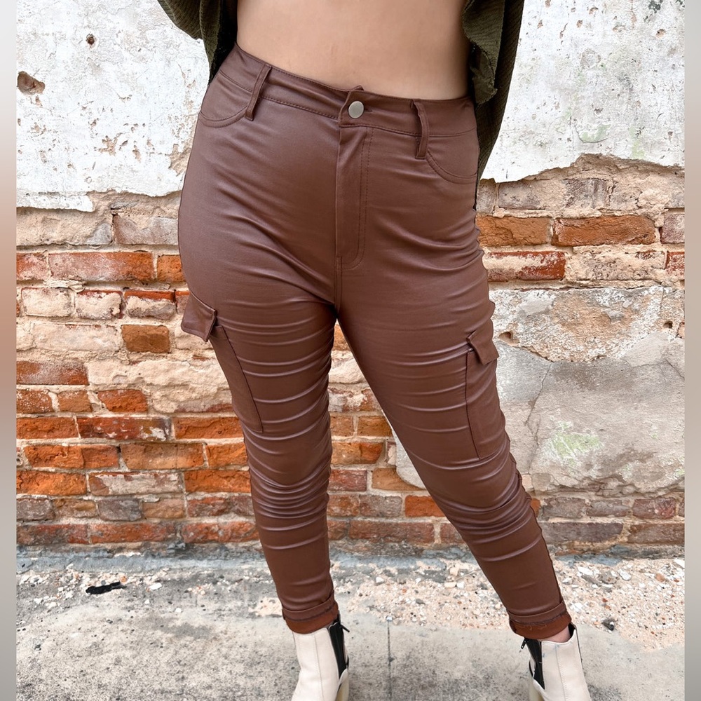 BLASHE Side Pocket Skinny Capri Pants NWT